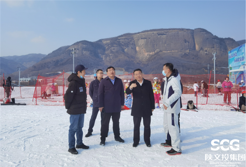 陕文投集团总经理卢涛在照金滑雪场调研